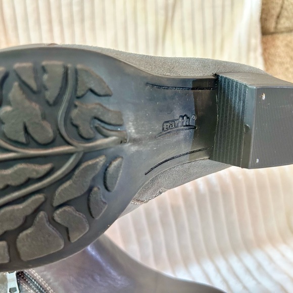 Earth Conway Maple Two tone leather zip detail comfort booties size 10 - Picture 6 of 10